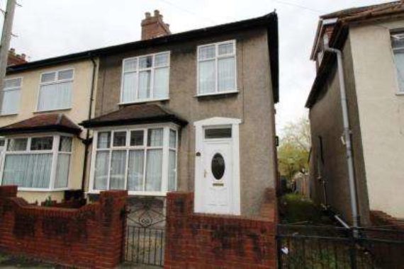2 Bedroom End of Ter...